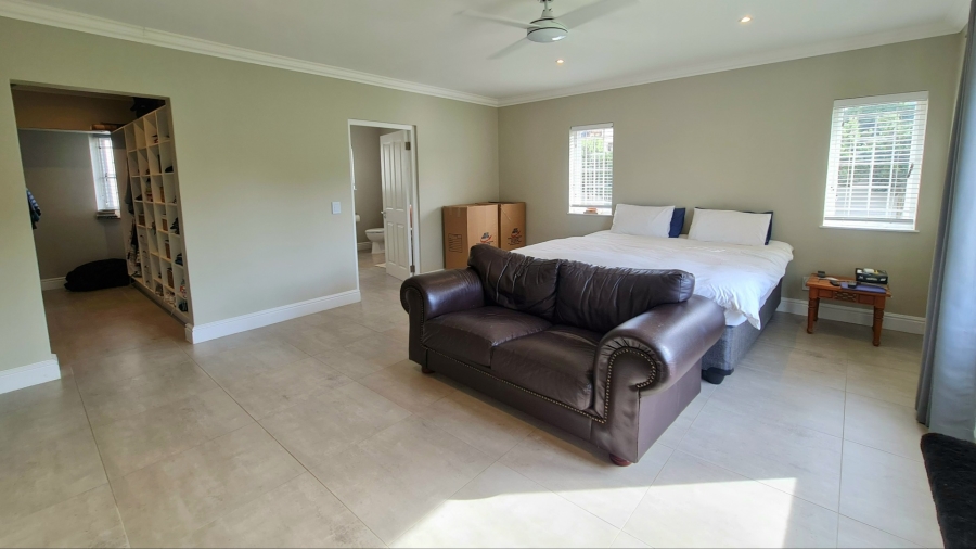 4 Bedroom Property for Sale in Whale Rock Western Cape